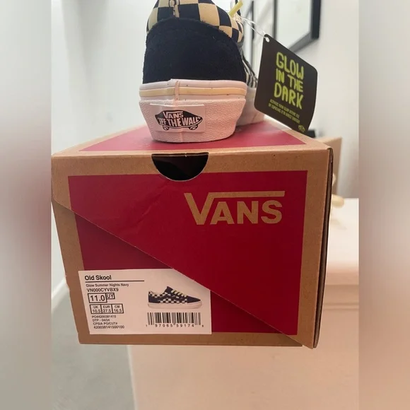 🆕NWT Vans kids Old Skool Glow in the Dark Summer Nights Navy- 11 youth - Picture 3 of 7